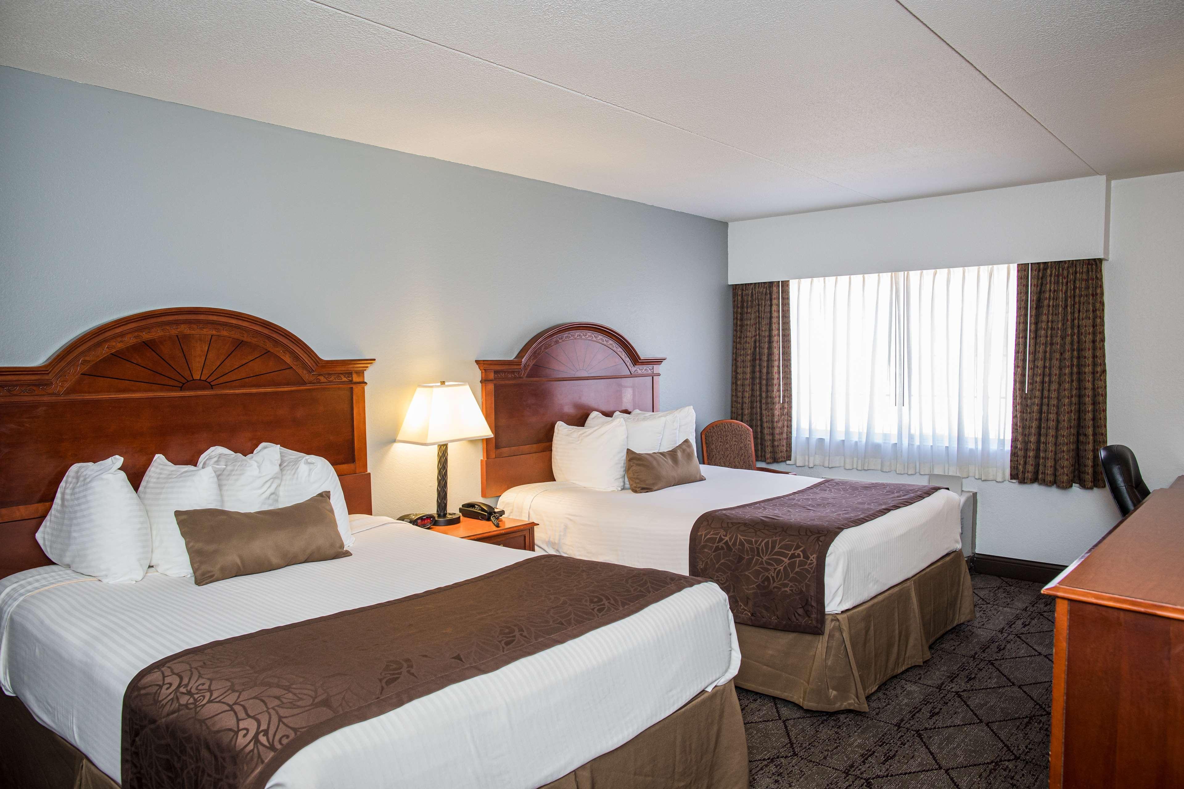 Best Western Plus Longbranch Hotel & Convention Center Cedar Rapids Eksteriør billede