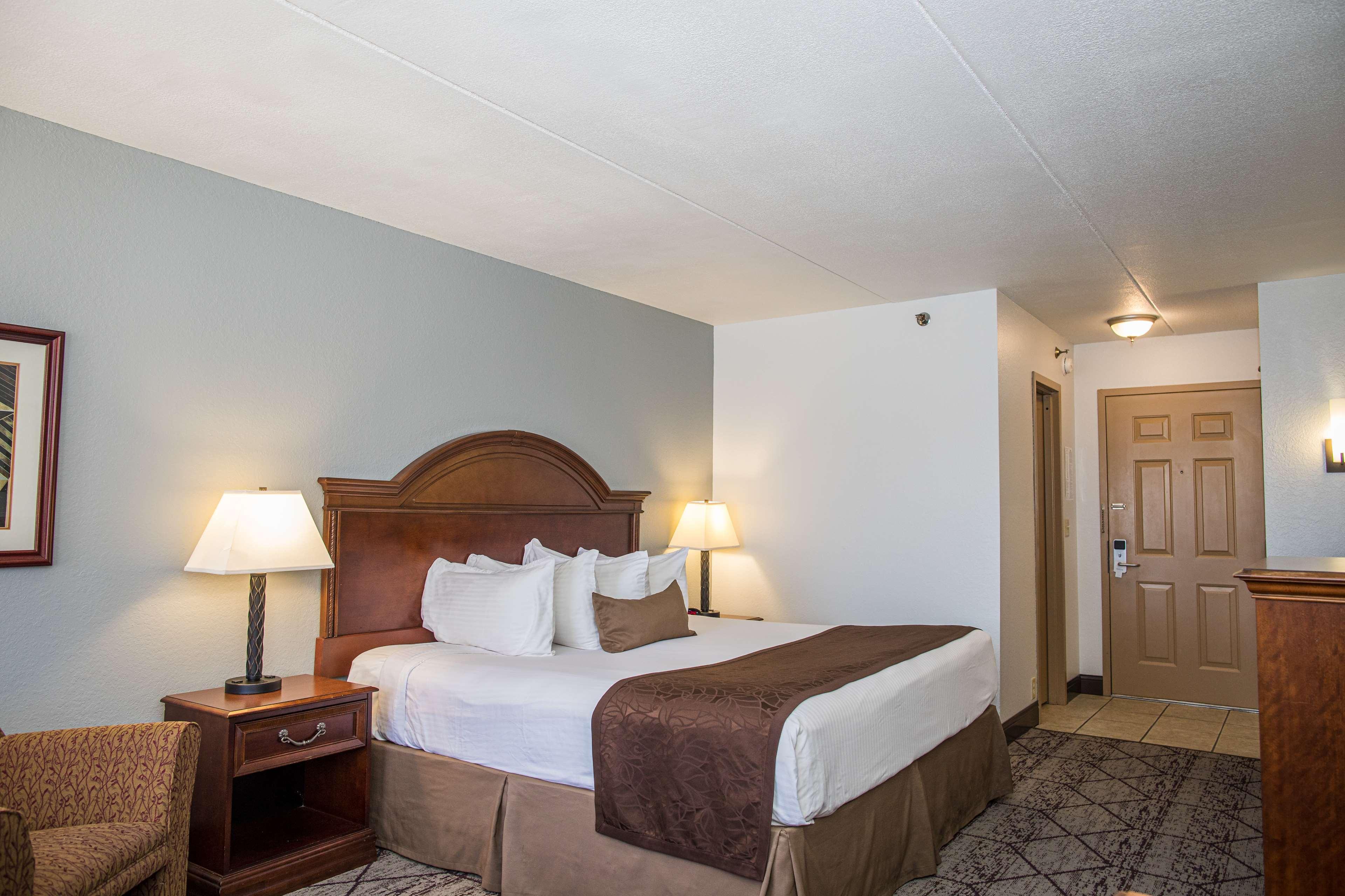 Best Western Plus Longbranch Hotel & Convention Center Cedar Rapids Eksteriør billede