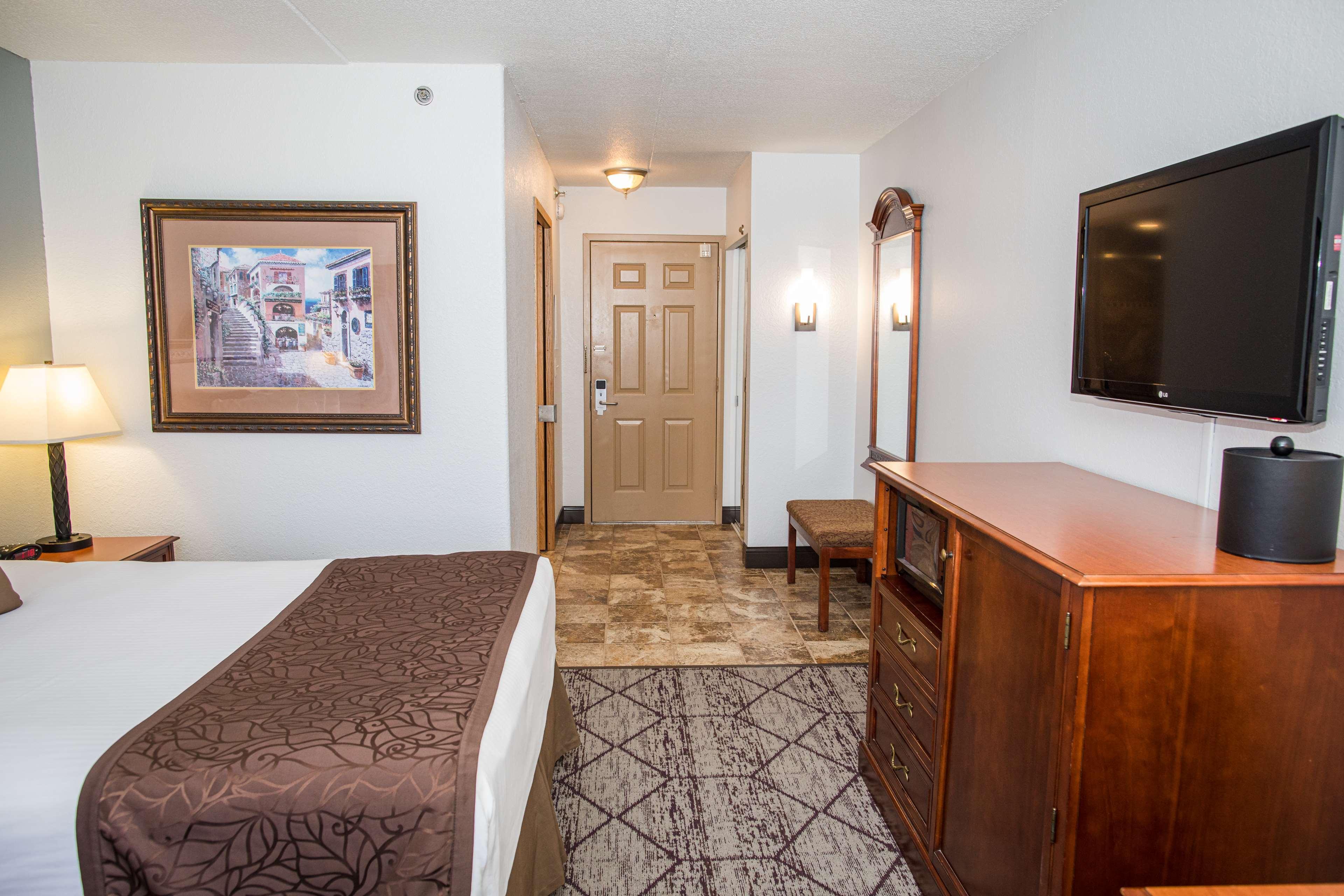 Best Western Plus Longbranch Hotel & Convention Center Cedar Rapids Eksteriør billede