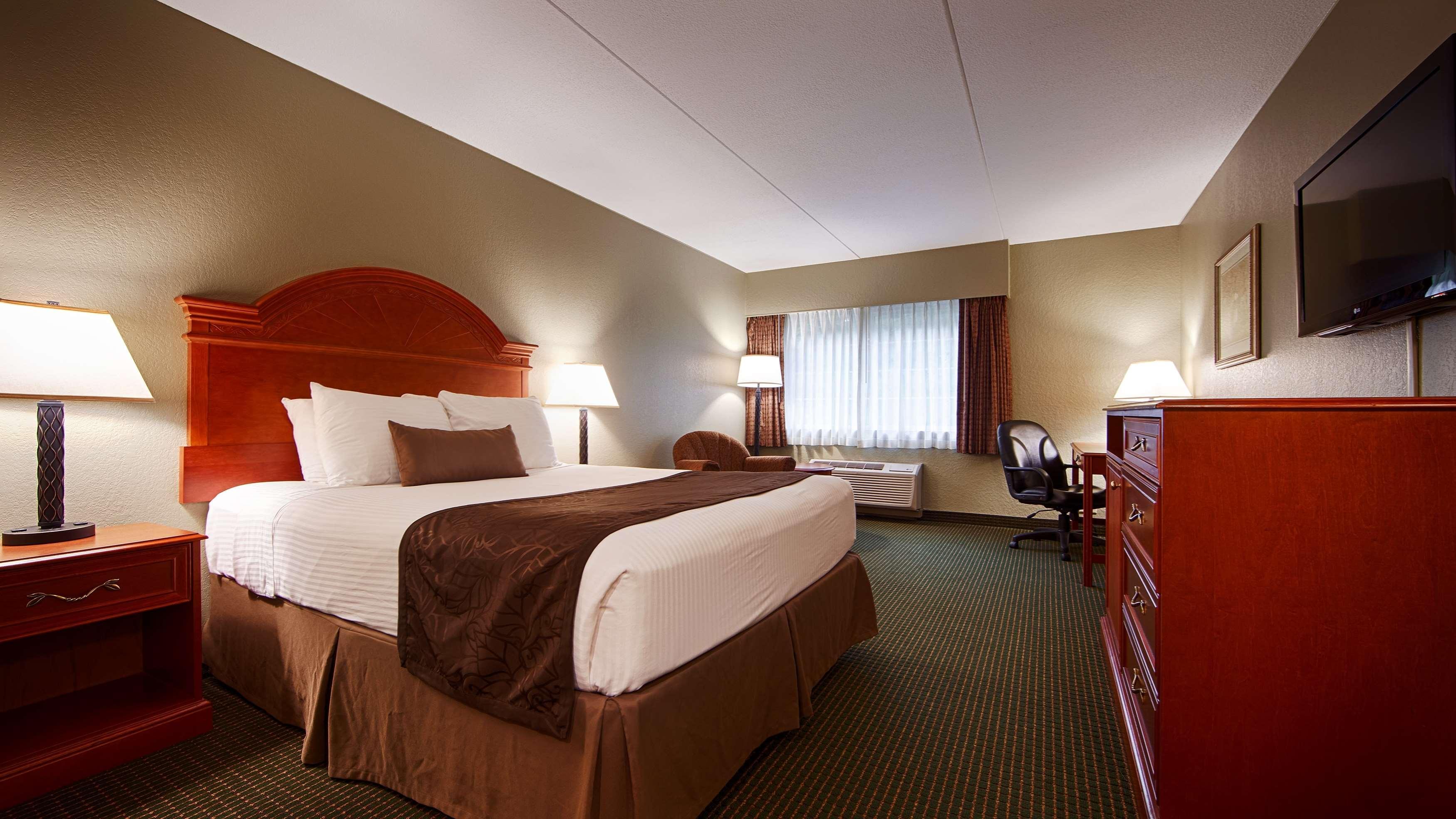 Best Western Plus Longbranch Hotel & Convention Center Cedar Rapids Eksteriør billede