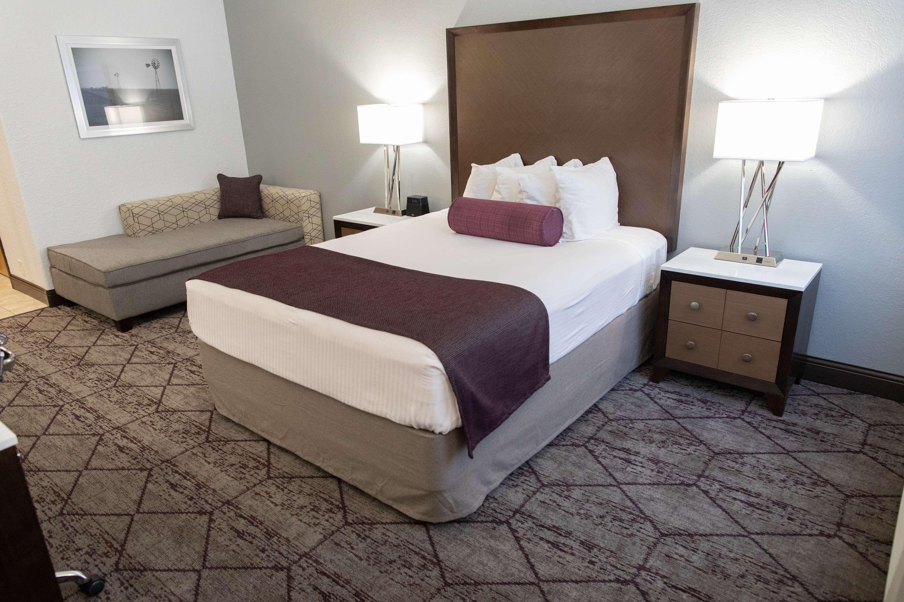 Best Western Plus Longbranch Hotel & Convention Center Cedar Rapids Eksteriør billede