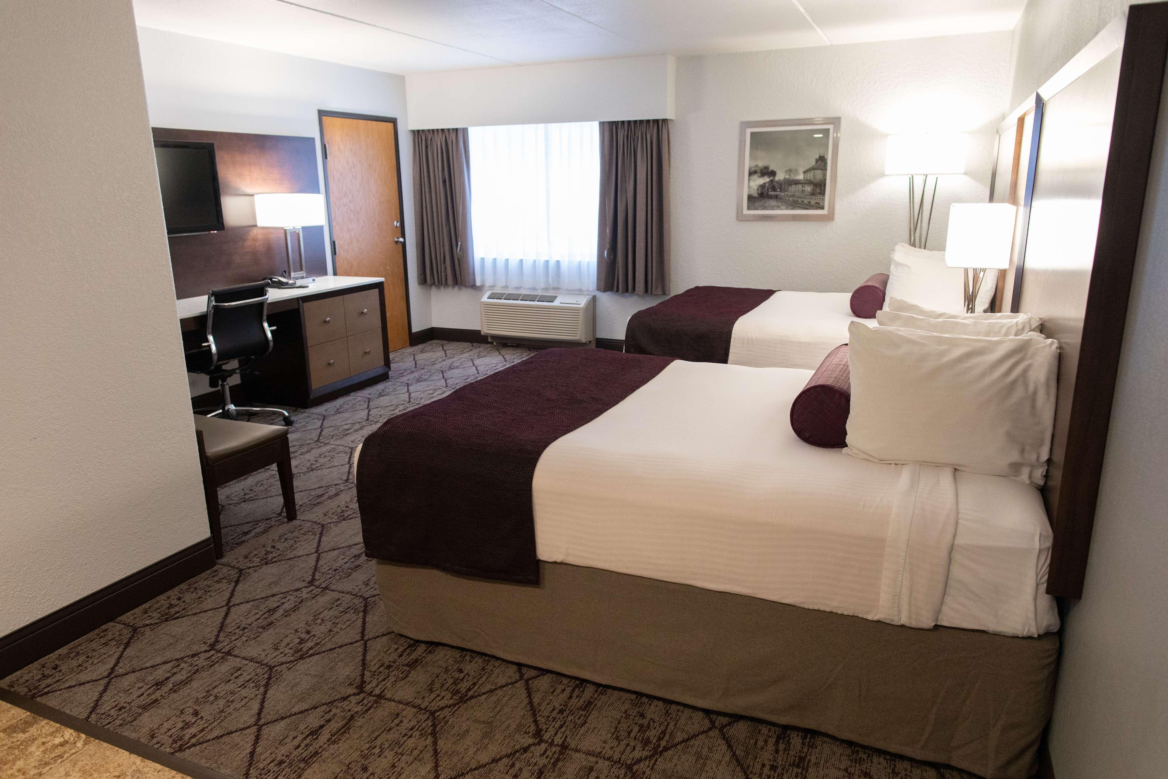 Best Western Plus Longbranch Hotel & Convention Center Cedar Rapids Eksteriør billede