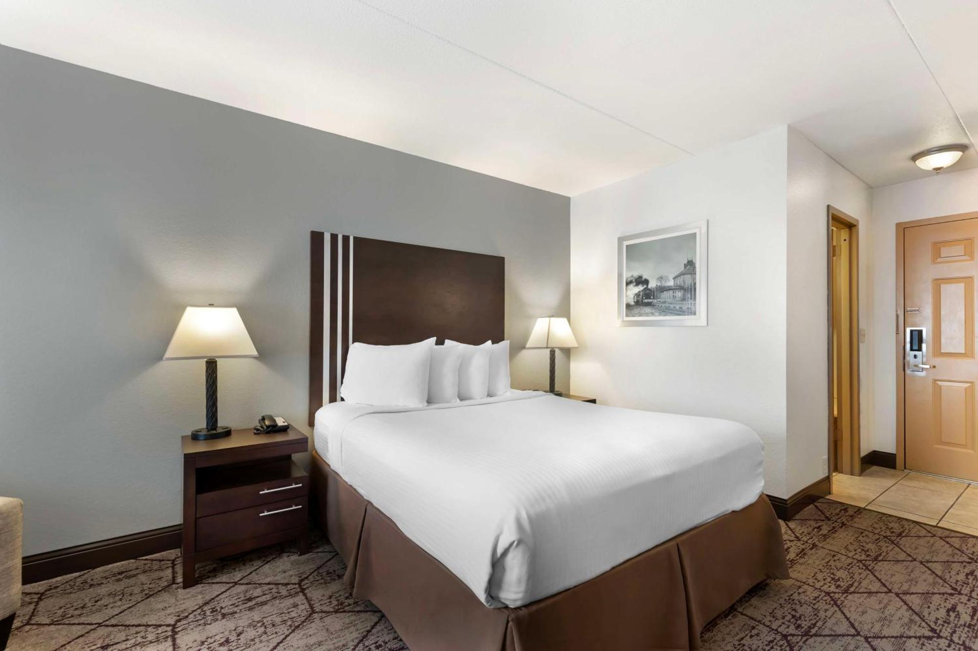 Best Western Plus Longbranch Hotel & Convention Center Cedar Rapids Eksteriør billede