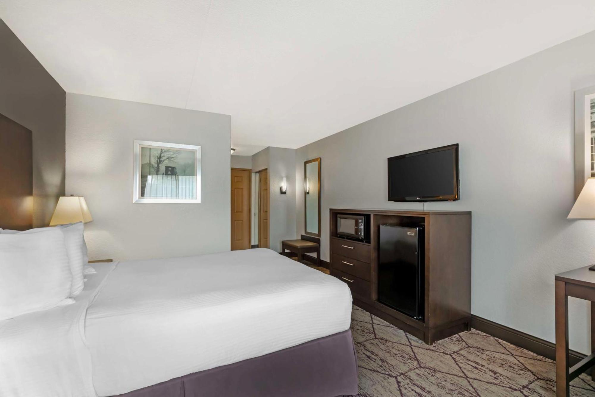 Best Western Plus Longbranch Hotel & Convention Center Cedar Rapids Eksteriør billede