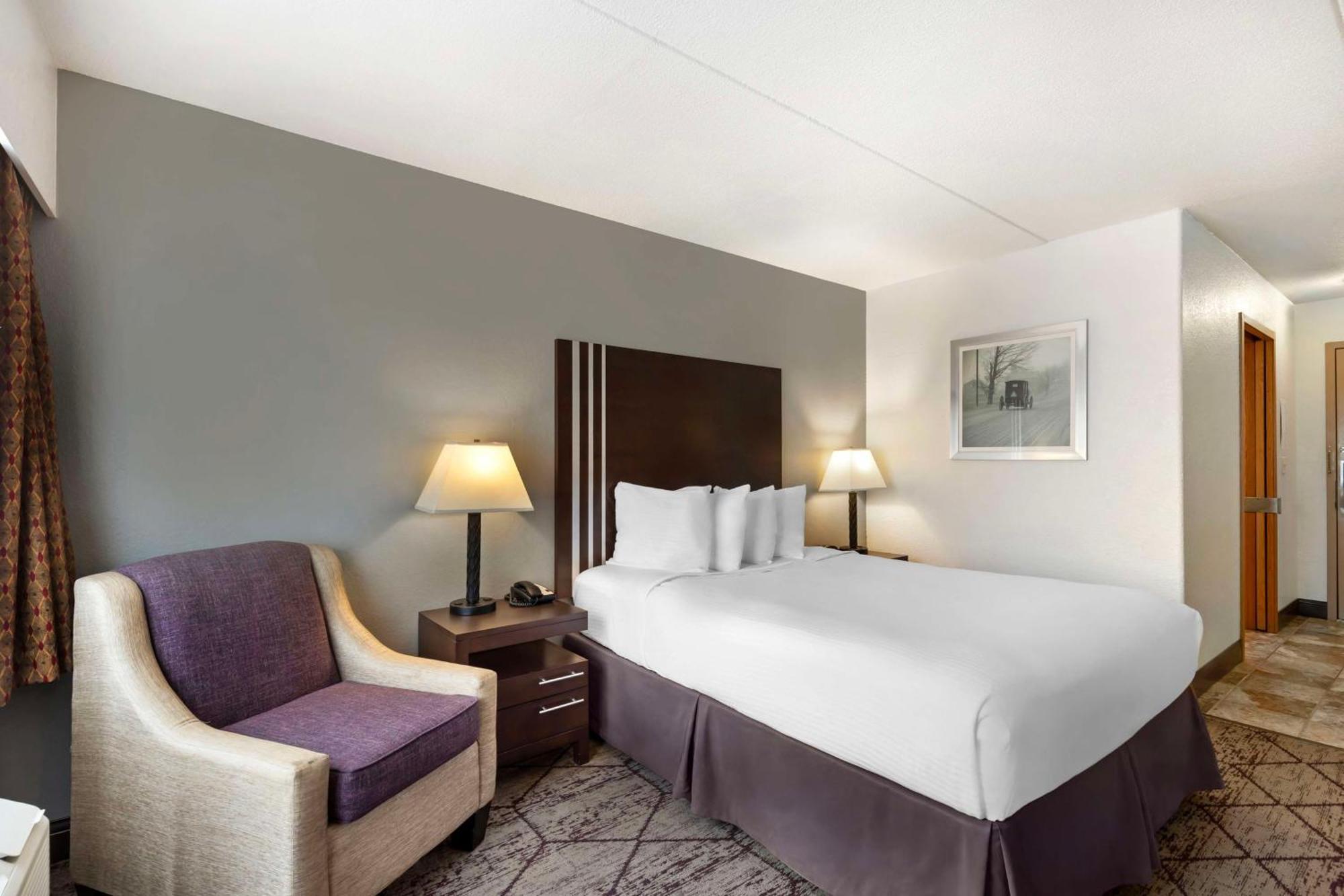 Best Western Plus Longbranch Hotel & Convention Center Cedar Rapids Eksteriør billede