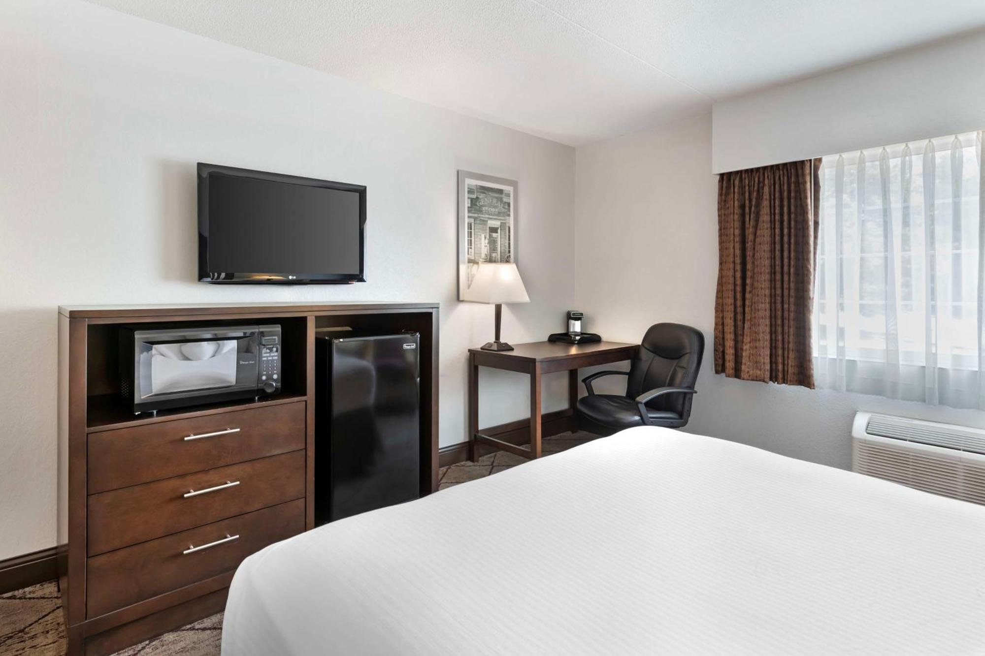 Best Western Plus Longbranch Hotel & Convention Center Cedar Rapids Eksteriør billede