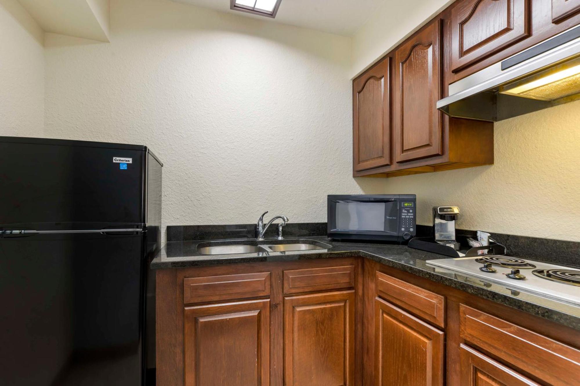 Best Western Plus Longbranch Hotel & Convention Center Cedar Rapids Eksteriør billede